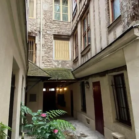 Studio Apartment *